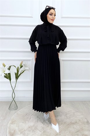 Yakası Fiyonk Detaylı Pileli Elbise-Siyah